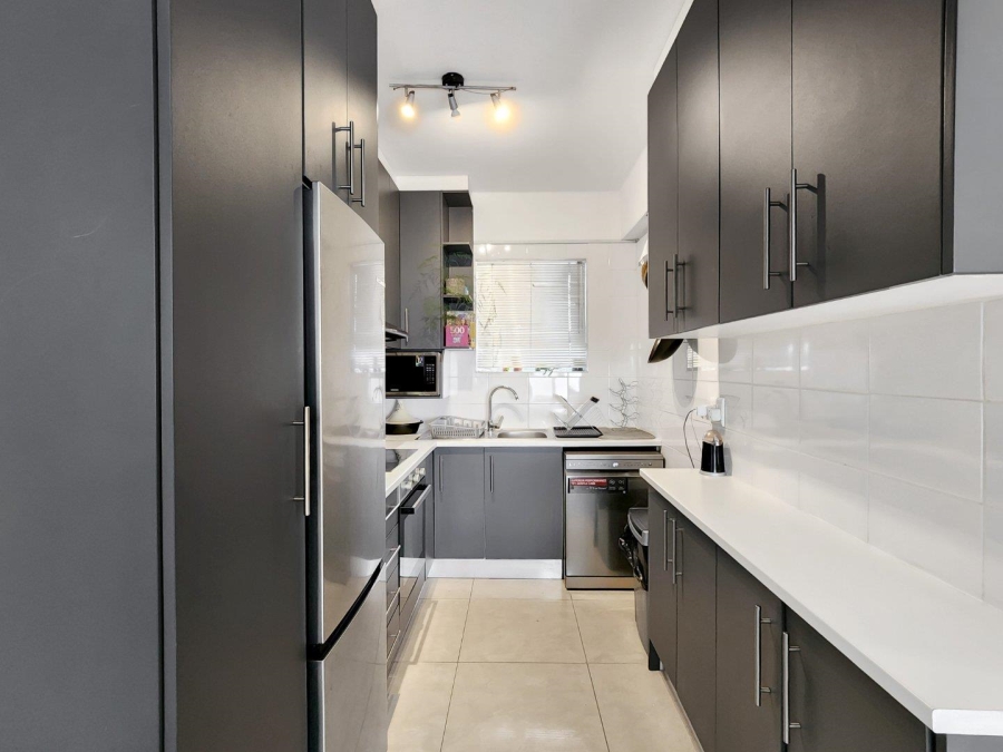 2 Bedroom Property for Sale in Three Anchor Bay Western Cape